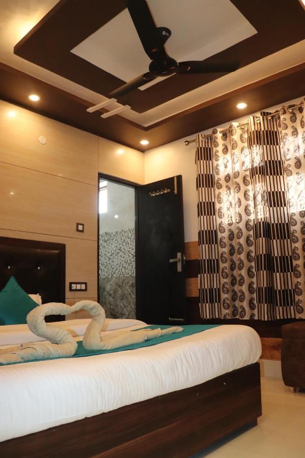 Hotel Famous Haridwār Exterior foto